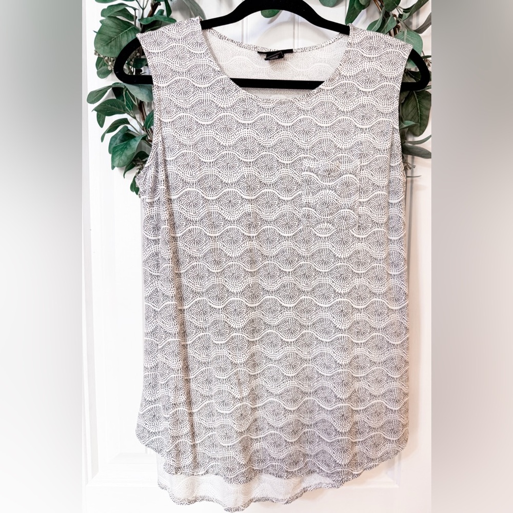 🔹 4/$25-‎ Nue Options Black & White Print Sleeveless Top